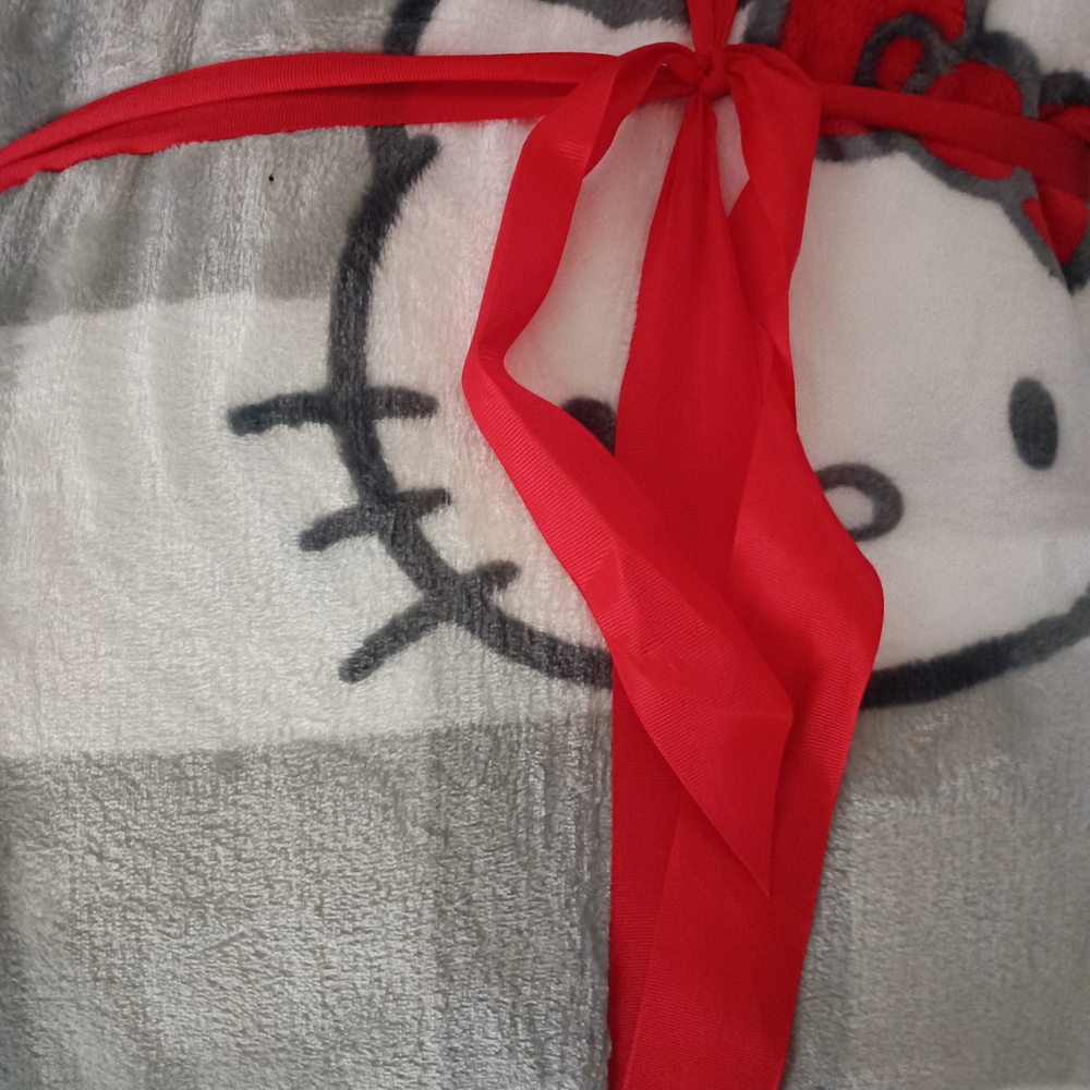 Hello Kitty Gray and White Blanket with Red Bow Full/Queen Blanket